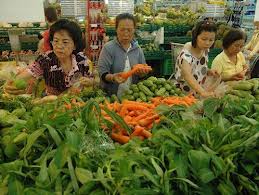 Rau tăng giá chóng mặt vì mưa (15/10/2012)