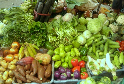 Chung cư lập nhóm ‘săn’ đồ sạch chia nhau