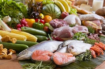 Giúp người tiêu dùng đề phòng ngộ độc thực phẩm mùa hè